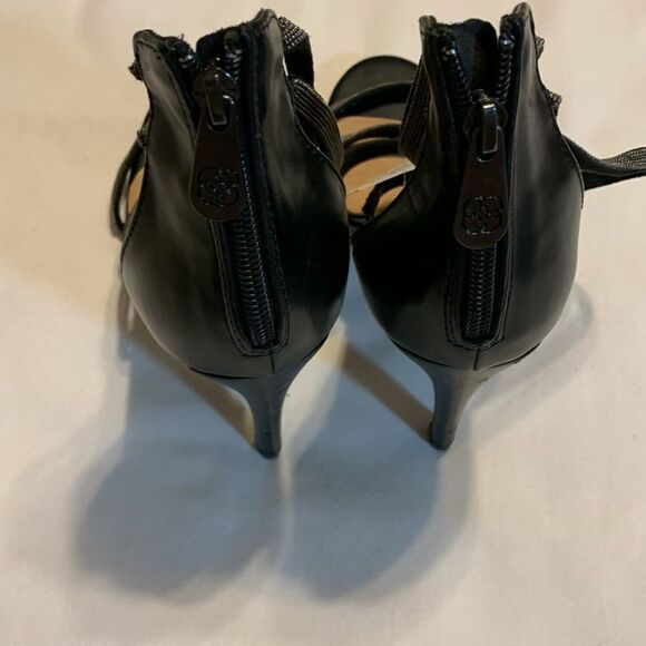 Daisy Fuentes strapping stiletto heels with zip up back closure - Picture 2 of 8